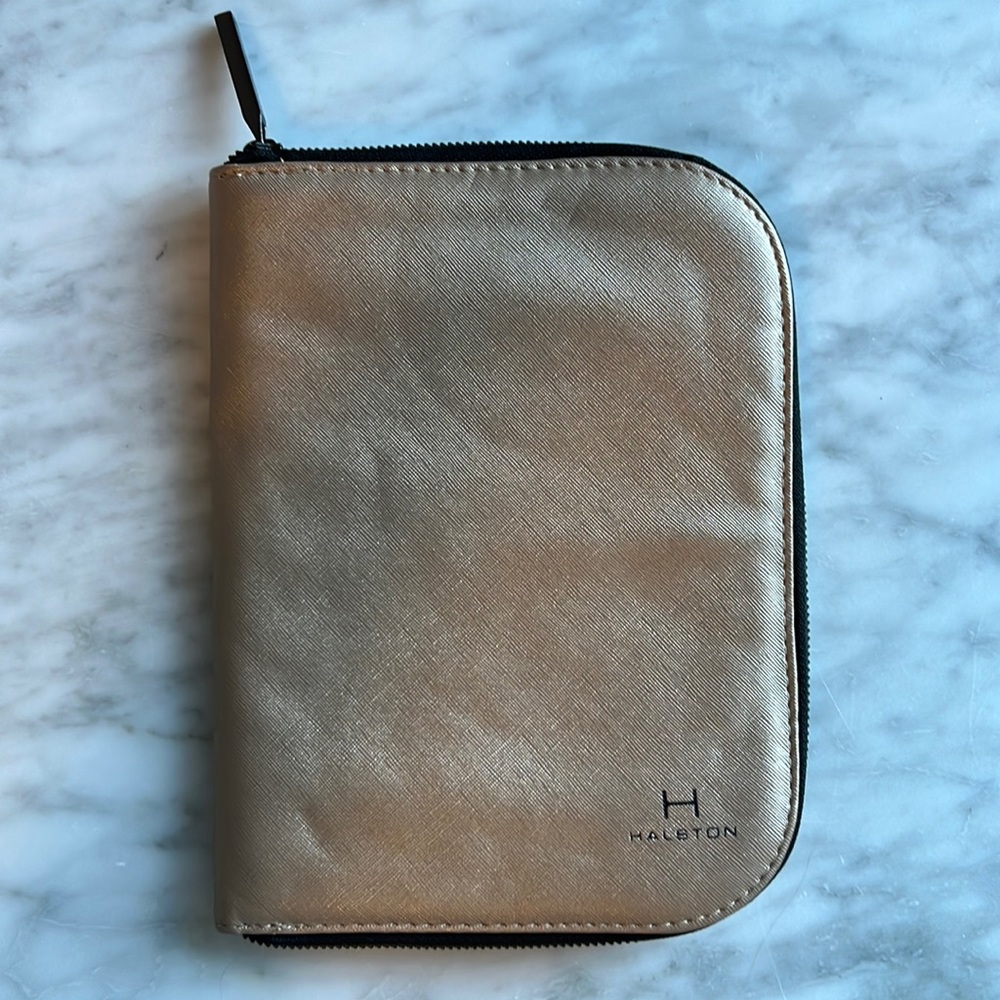 H by Halston jewelry traveller